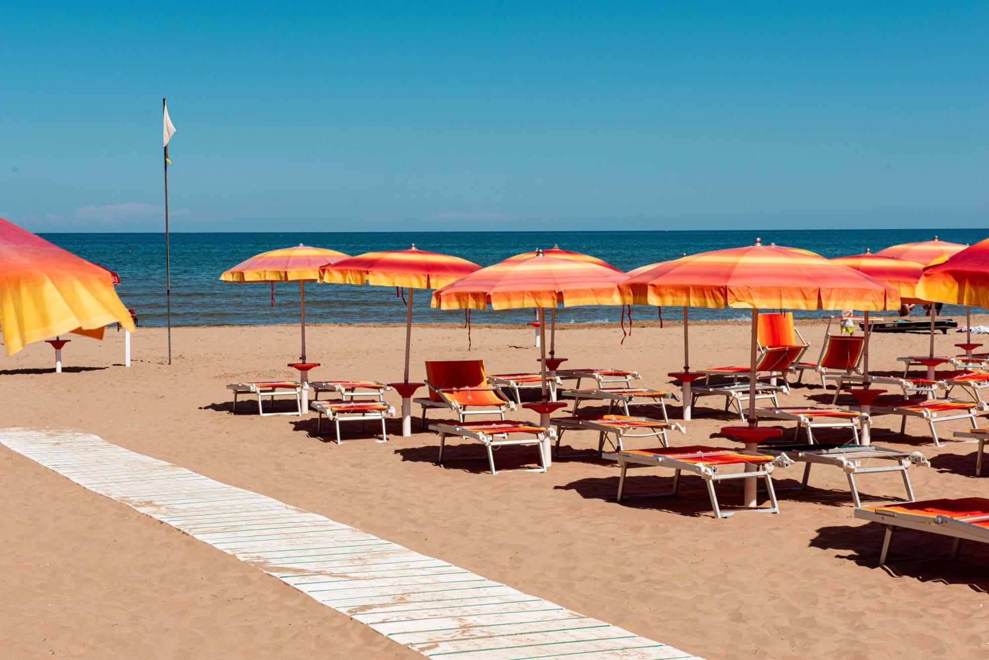 Villaggio Camping Punta Lunga В'єсте Екстер'єр фото