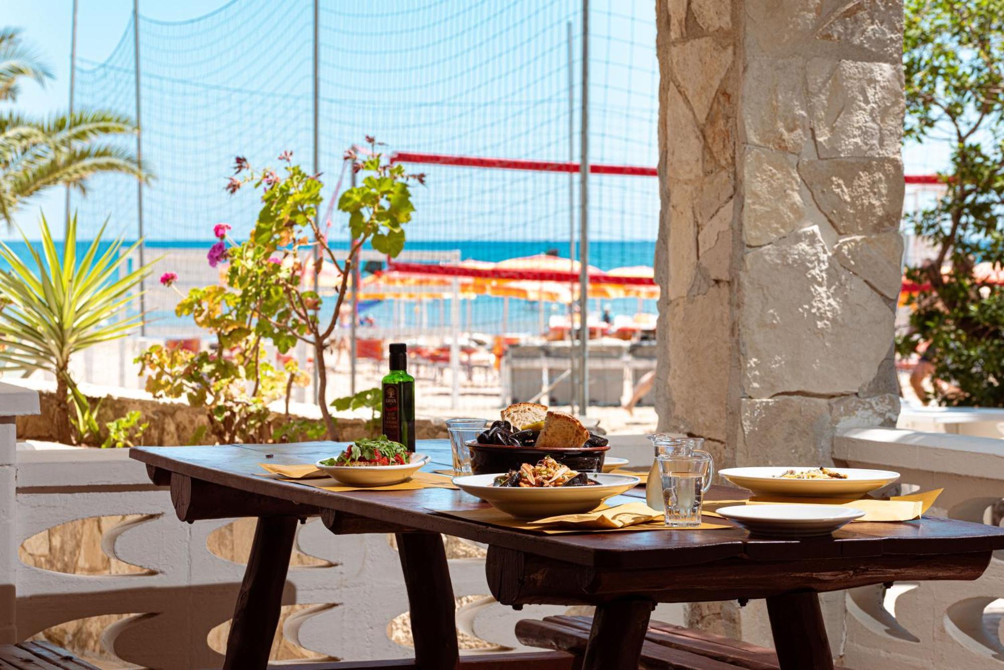 Villaggio Camping Punta Lunga В'єсте Екстер'єр фото
