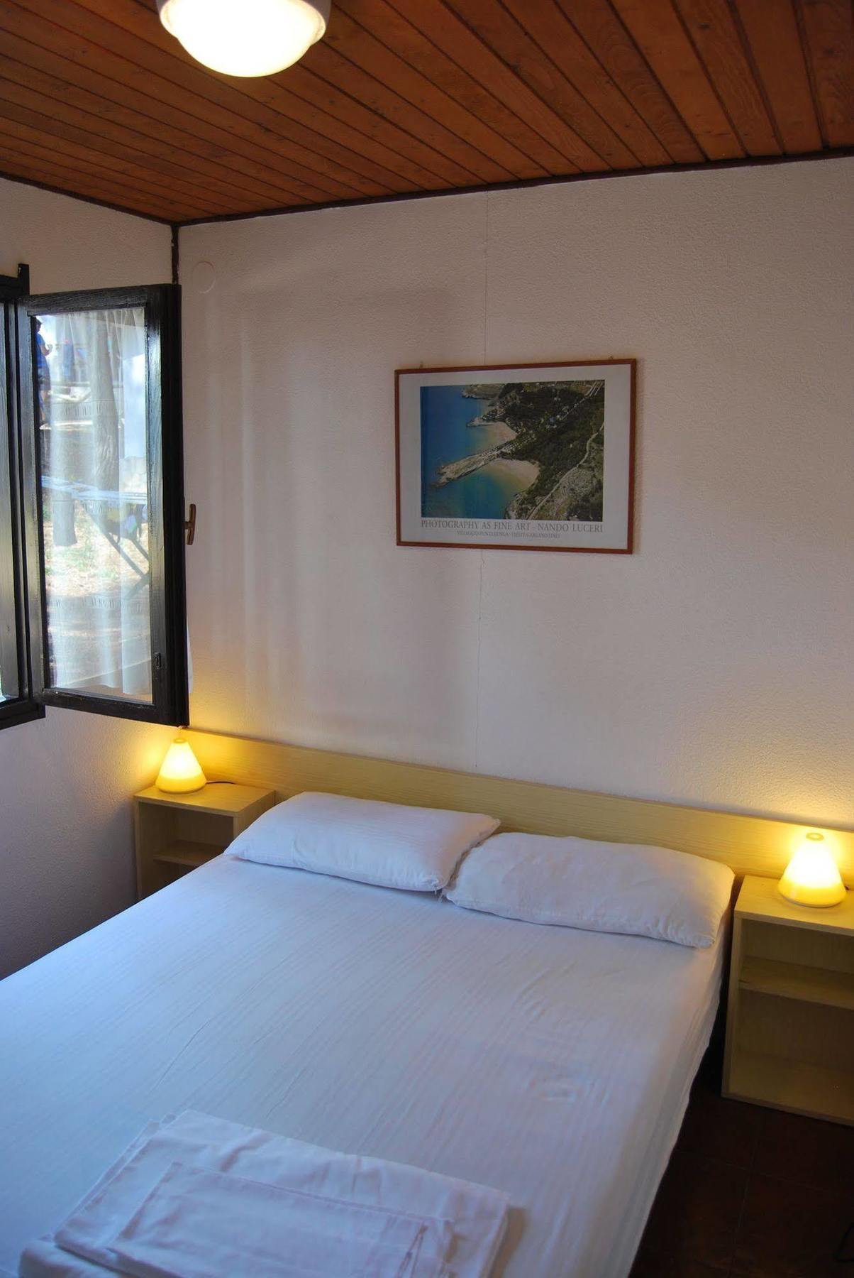 Villaggio Camping Punta Lunga В'єсте Екстер'єр фото